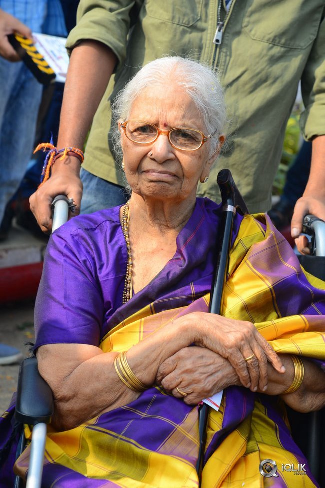 Ichata-Vaahanamulu-Nilupa-Raadhu-Movie-Opening